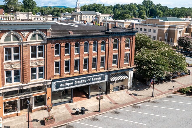 More details for 812 West Ave, Lenoir, NC - Retail for Sale