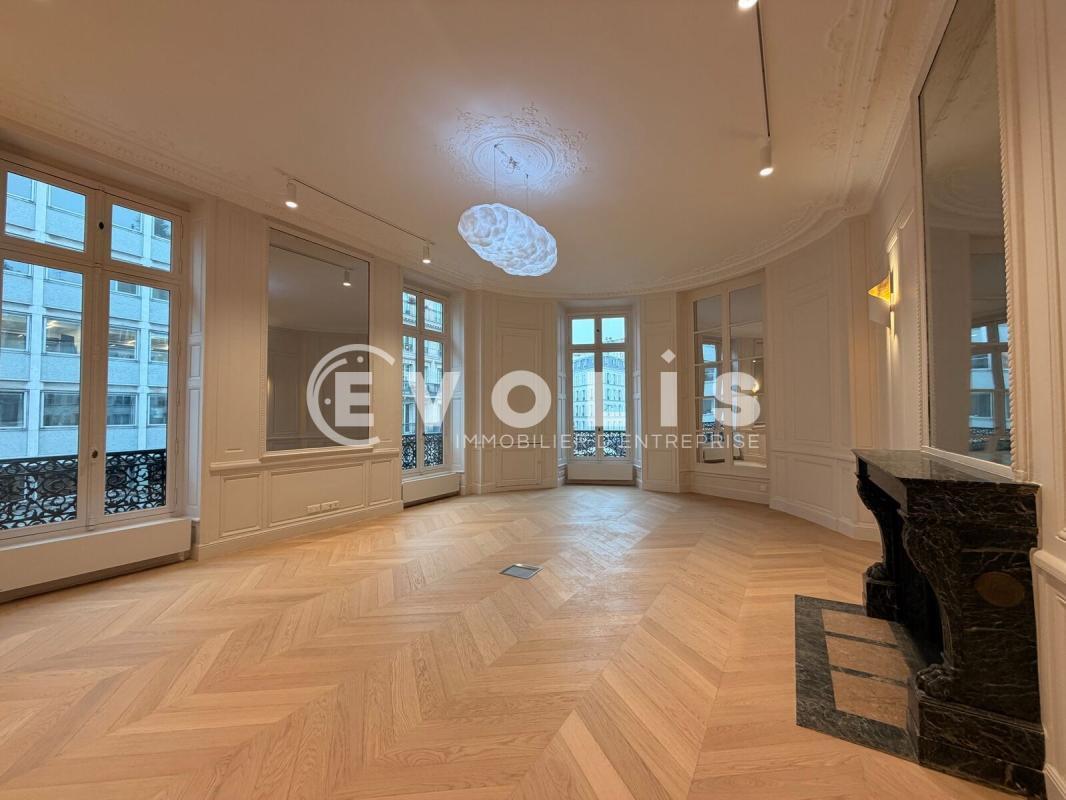 Office in Paris for sale Interior Photo- Image 1 of 8