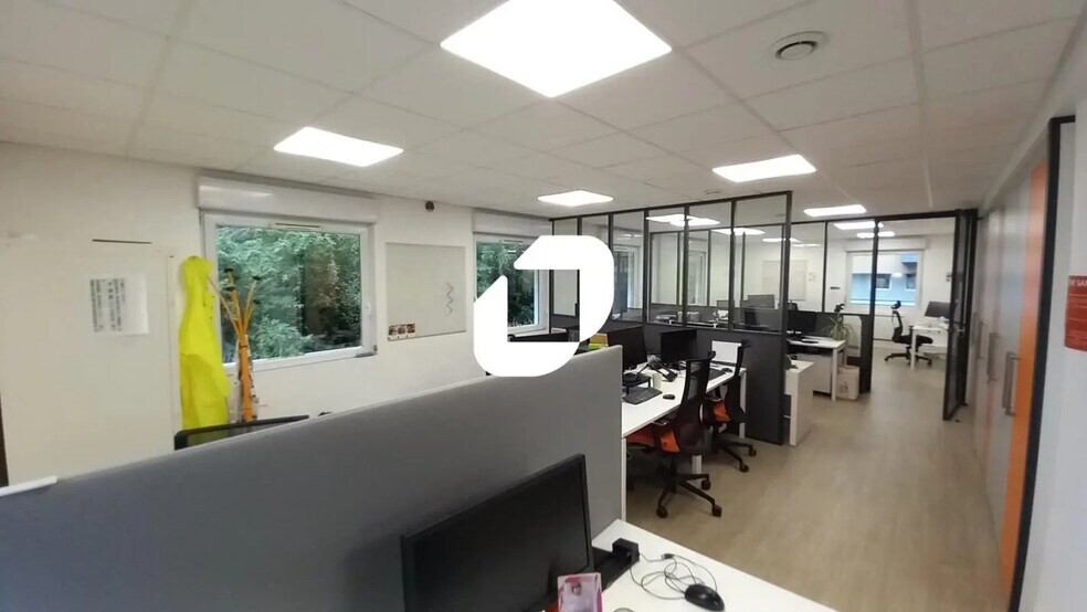 Bureau dans Lille à louer - Photo du bâtiment - Image 3 de 9