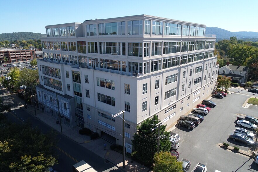 216-218 W Water St, Charlottesville, VA à louer - Photo du bâtiment - Image 3 de 15