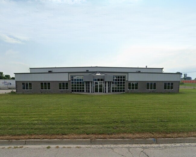 Plus de détails pour 775 Gillard St, Wallaceburg, ON - Industriel à vendre