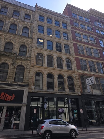 133-135 W 4th St, Cincinnati, OH for lease - Building Photo - Image 3 of 14