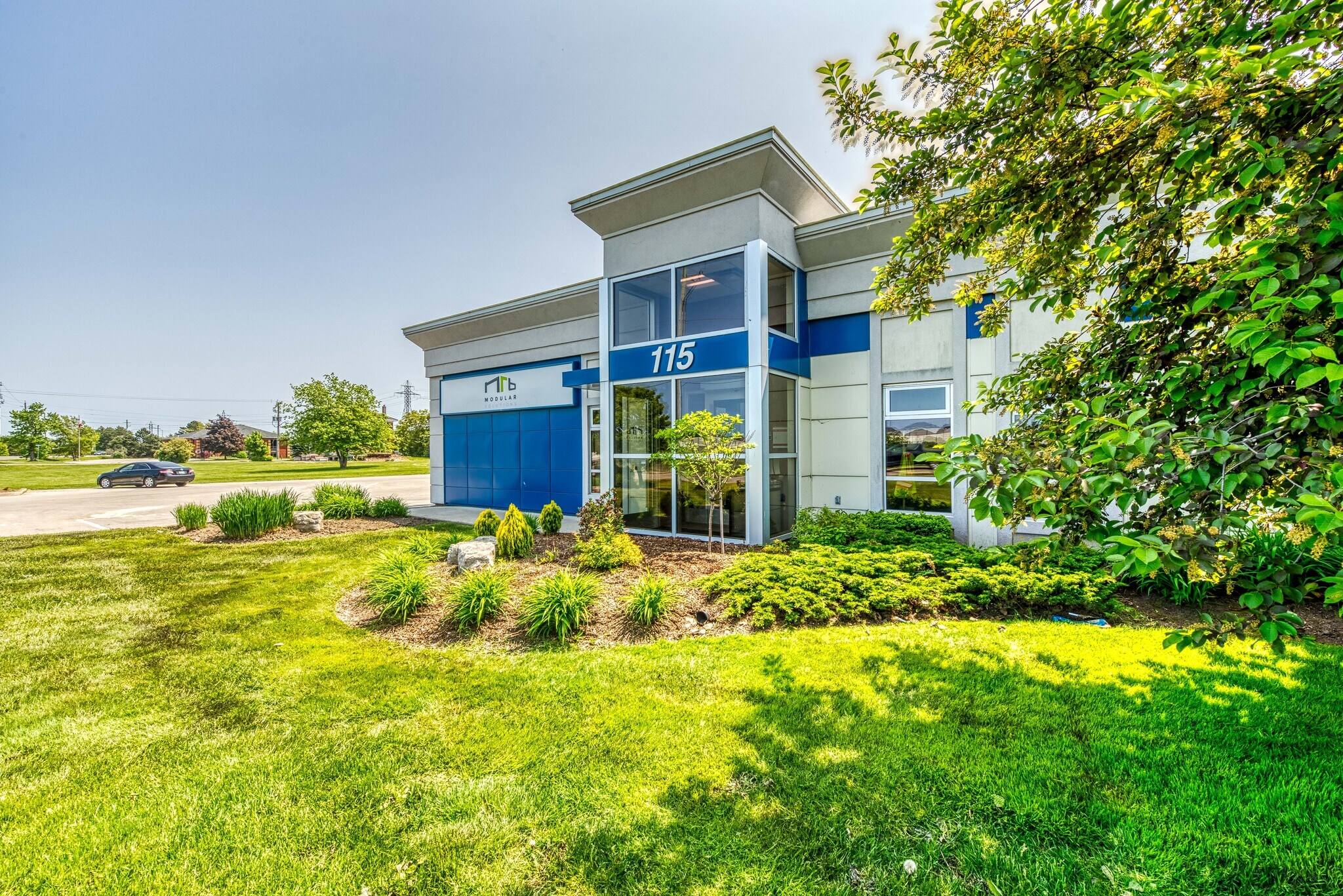 115 S Service Rd, Grimsby, ON for sale Primary Photo- Image 1 of 11