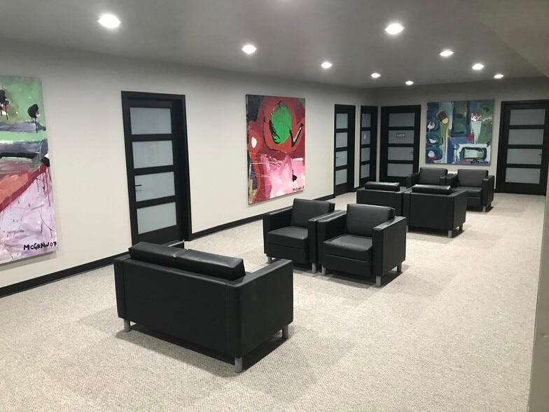 7208 Wornall Rd, Kansas City, MO for lease - Interior Photo - Image 2 of 7