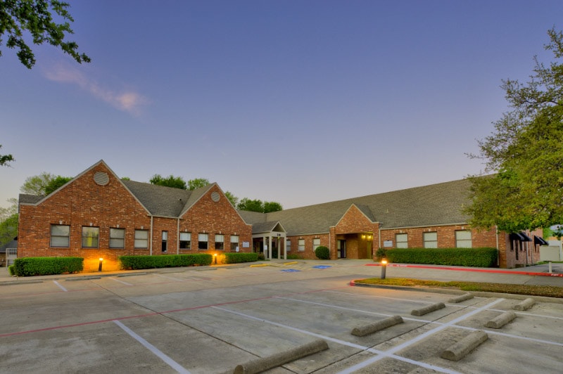 230 N Park Blvd, Grapevine, TX for lease Primary Photo- Image 1 of 17