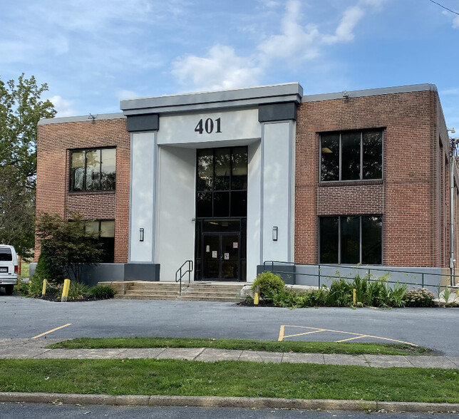 401 Division St, Harrisburg, PA for lease - Building Photo - Image 1 of 3