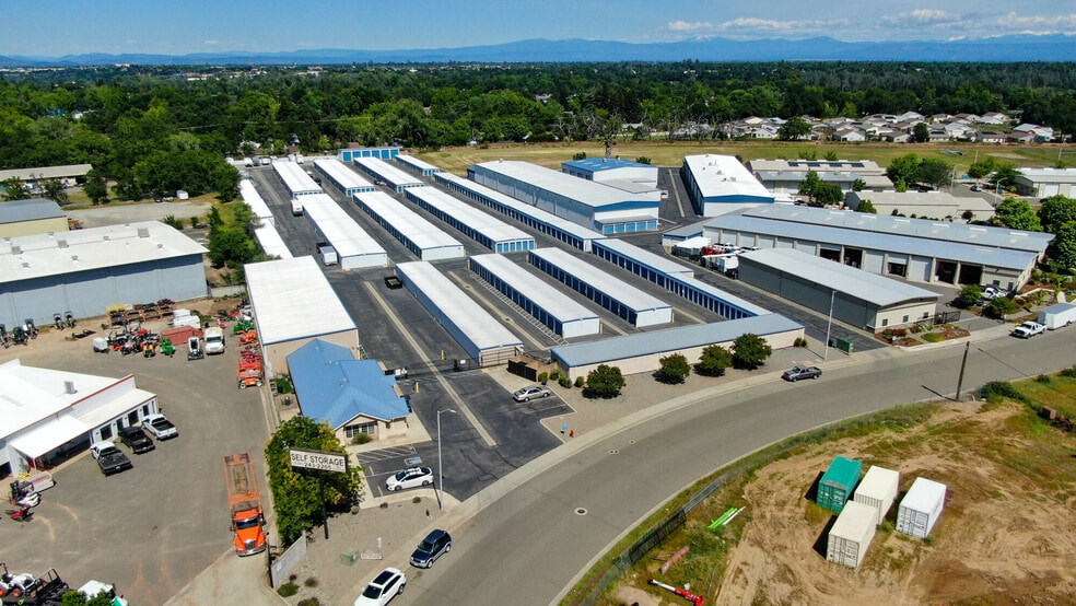2410 Progress Rd, Redding, CA à vendre - Photo du bâtiment - Image 1 de 14