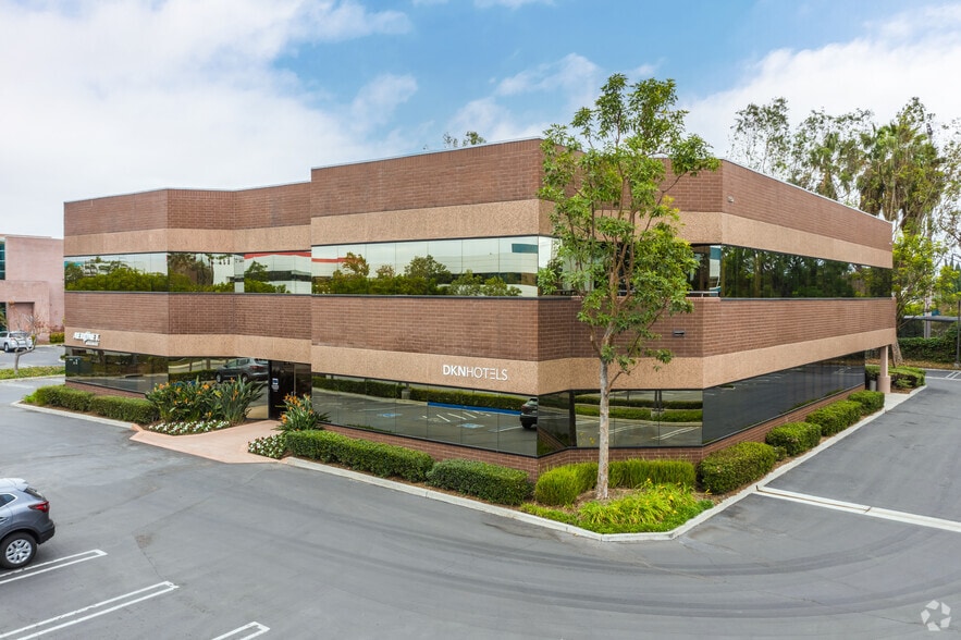 42 Corporate Park, Irvine, CA for lease - Building Photo - Image 3 of 6