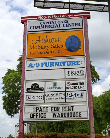 1535 NW Capital Cir, Tallahassee, FL à louer - Photo du bâtiment - Image 2 de 3