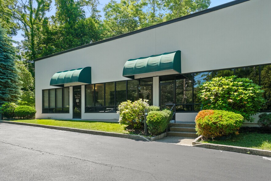 310 N Highland Ave, Ossining, NY à louer - Photo du bâtiment - Image 3 de 24