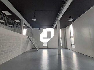 Plus de détails pour Local d'activités à louer