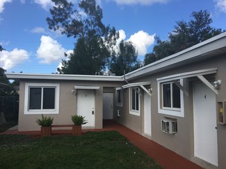 Plus de détails pour 1301-1331 Sharazad Blvd, Opa Locka, FL - Multi-résidentiel à vendre