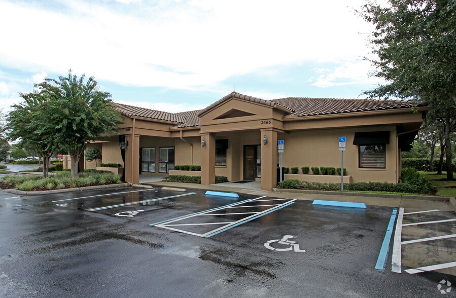 2666 Maguire Rd, Ocoee, FL à louer - Photo du bâtiment - Image 1 de 19