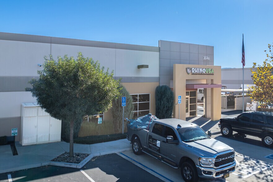 30746 Wealth St, Murrieta, CA à vendre - Photo du bâtiment - Image 2 de 7