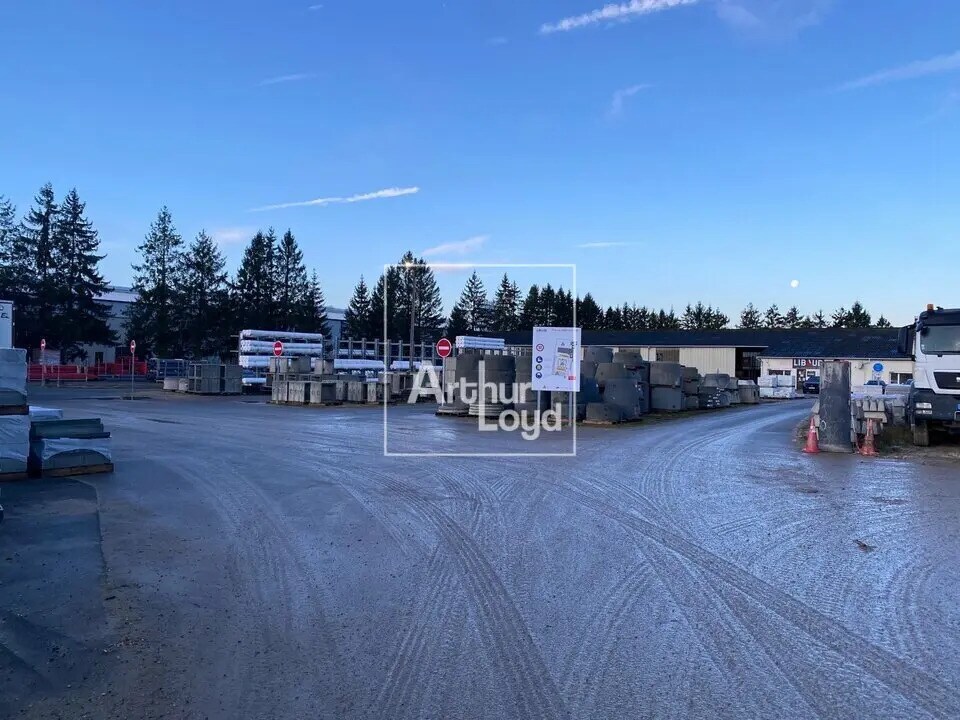 Office in Vaux-le-Pénil for lease Construction Photo- Image 1 of 4