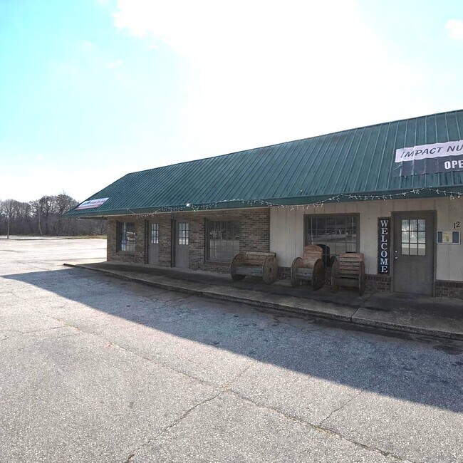 Plus de détails pour 13455 E Wade Hampton Blvd, Greer, SC - Commerce de détail à louer