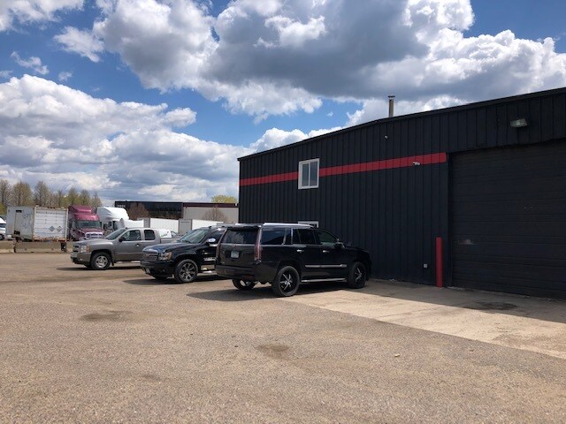 4025 85th Ave N, Brooklyn Park, MN à louer - Photo du bâtiment - Image 3 de 4