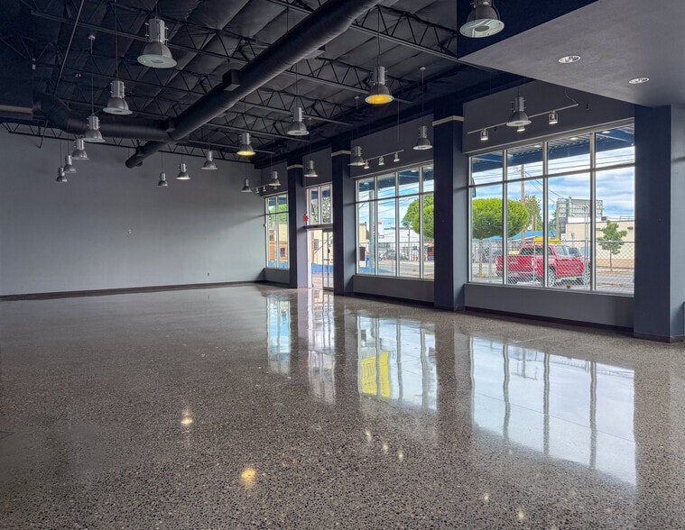 8073 SE 17th Ave, Portland, OR for lease - Building Photo - Image 2 of 9
