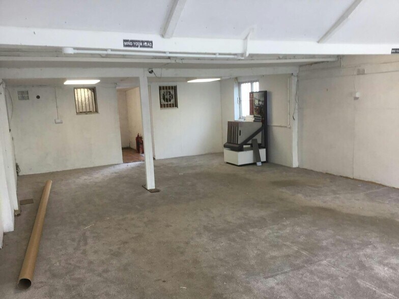 2 Gardner St, Herstmonceux à louer - Photo du bâtiment - Image 2 de 3