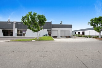 15613-15619 Blackburn Ave, Norwalk, CA à louer Photo du bâtiment- Image 2 de 5