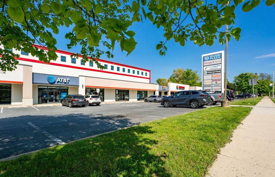 1300-1338 E Gude Dr, Rockville, MD à louer - Photo du bâtiment - Image 1 de 33
