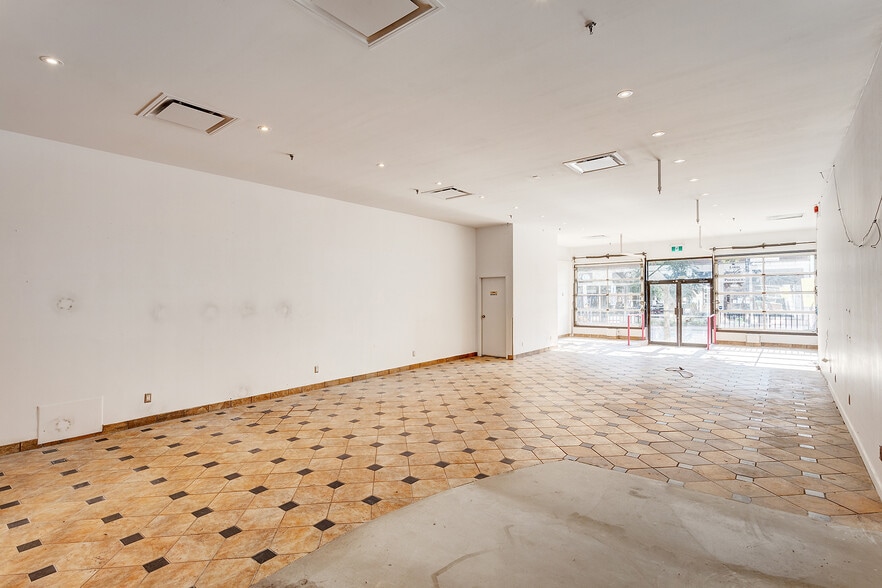 1351 Rue Sainte-Catherine E, Montréal, QC à vendre - Photo intérieure - Image 3 de 10