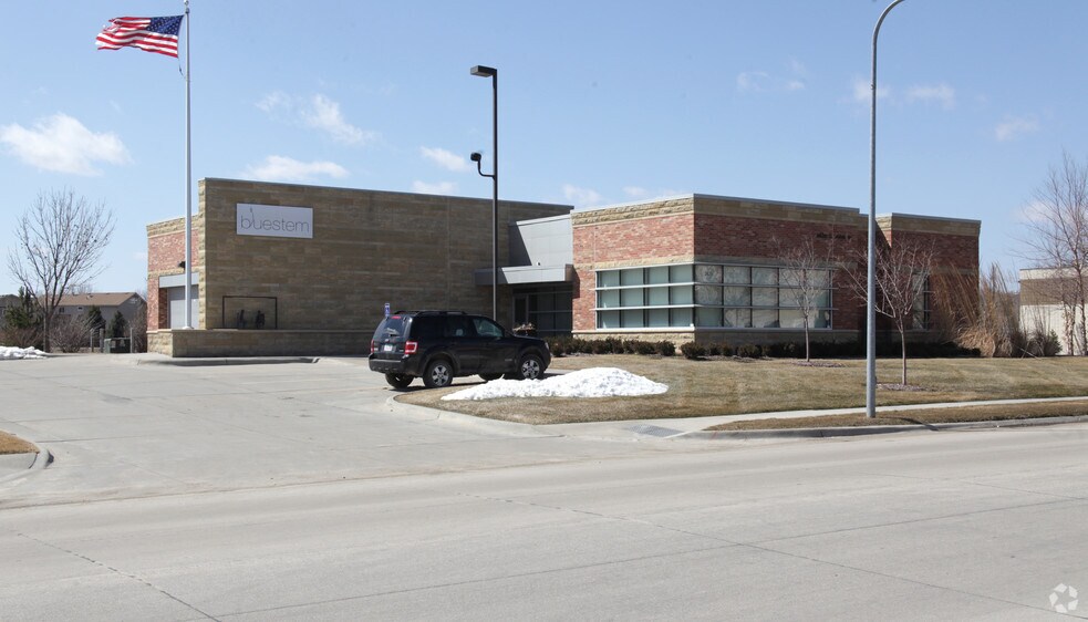 3626 S 149th St, Omaha, NE à vendre - Photo principale - Image 1 de 9