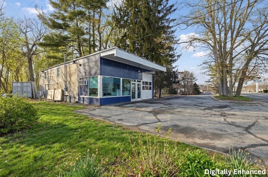 30 Thompson Rd, Webster, MA à vendre - Photo du bâtiment - Image 2 de 8
