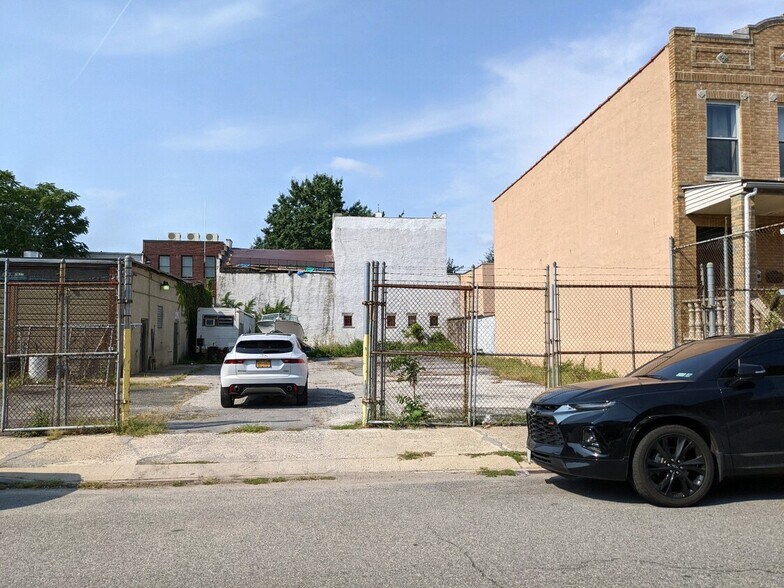 6934 76th St, Flushing, NY for sale - Building Photo - Image 2 of 9