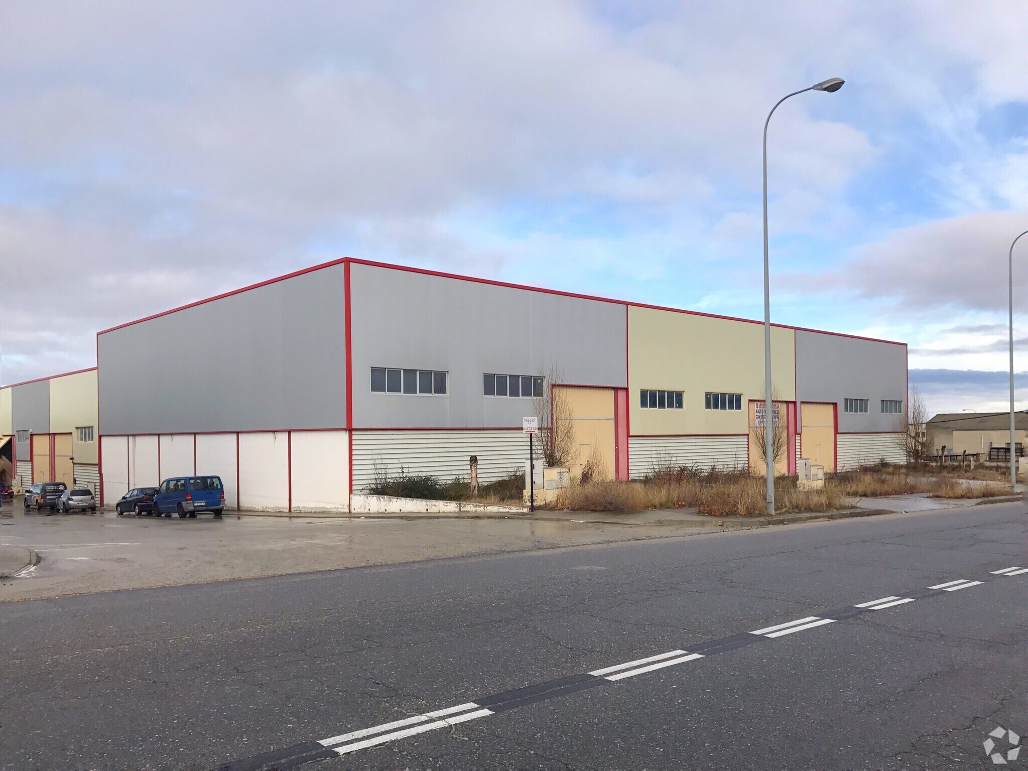 Industrial in Segovia, Segovia for lease Primary Photo- Image 1 of 3