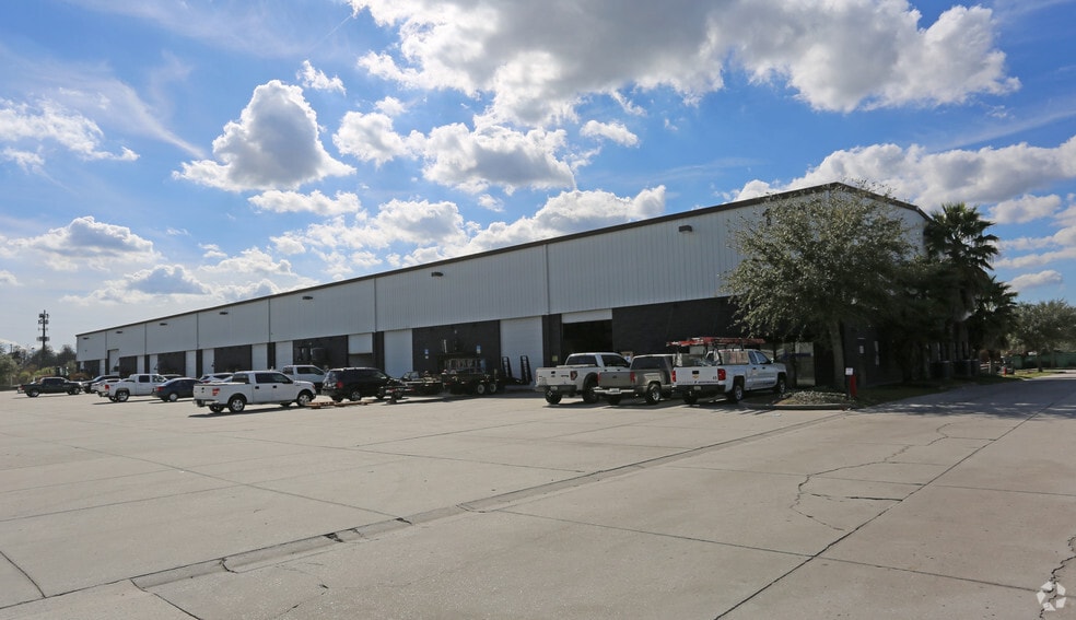11316 Boggy Creek Rd, Orlando, FL for lease - Primary Photo - Image 2 of 9