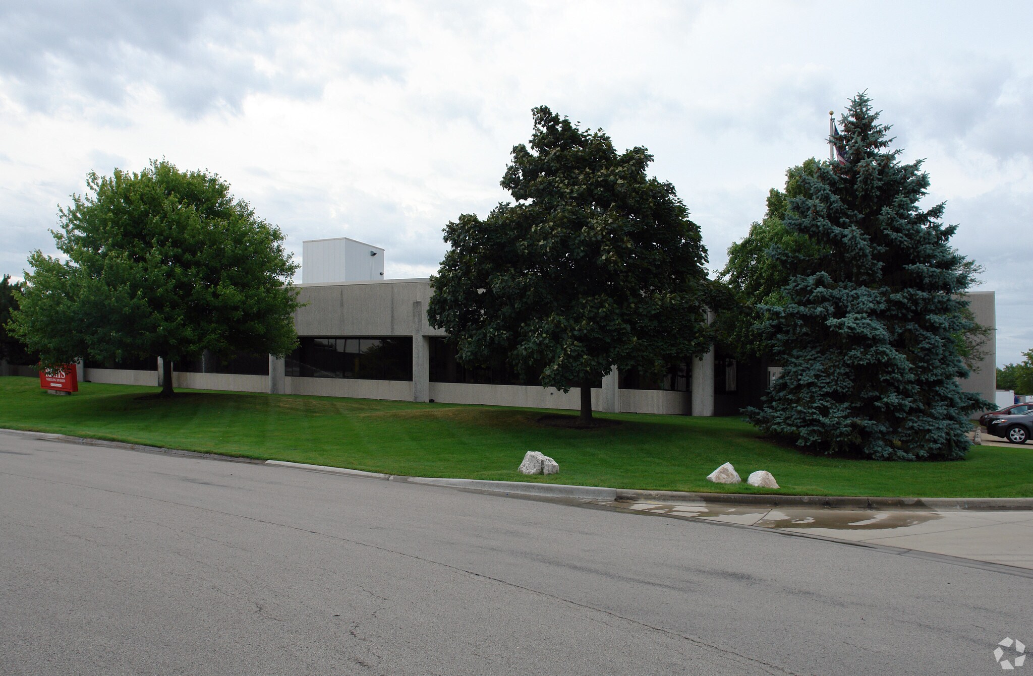 555 Allendale Dr, Wheeling, IL for lease Primary Photo- Image 1 of 6