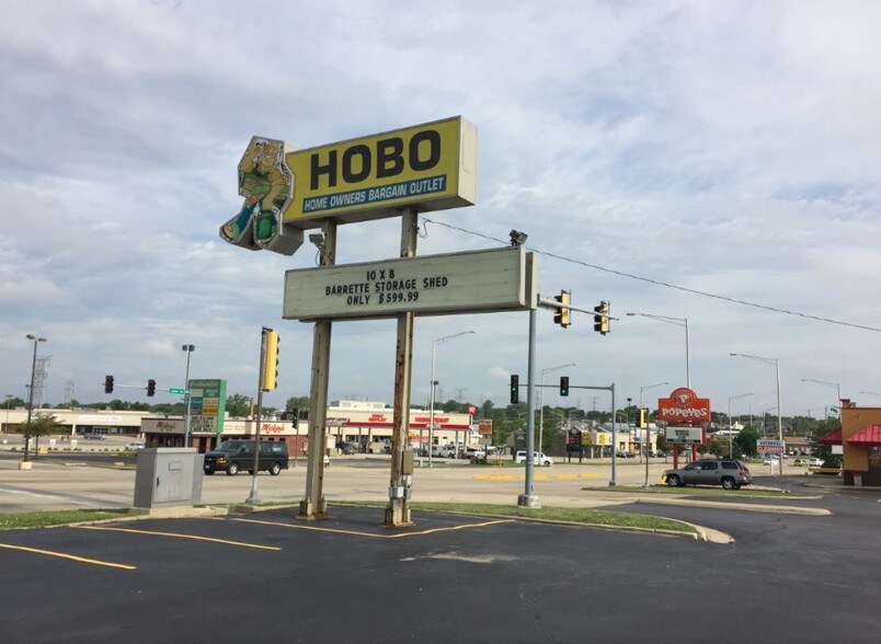 1693 Plainfield Rd, Crest Hill, IL à louer - Photo du bâtiment - Image 2 de 6