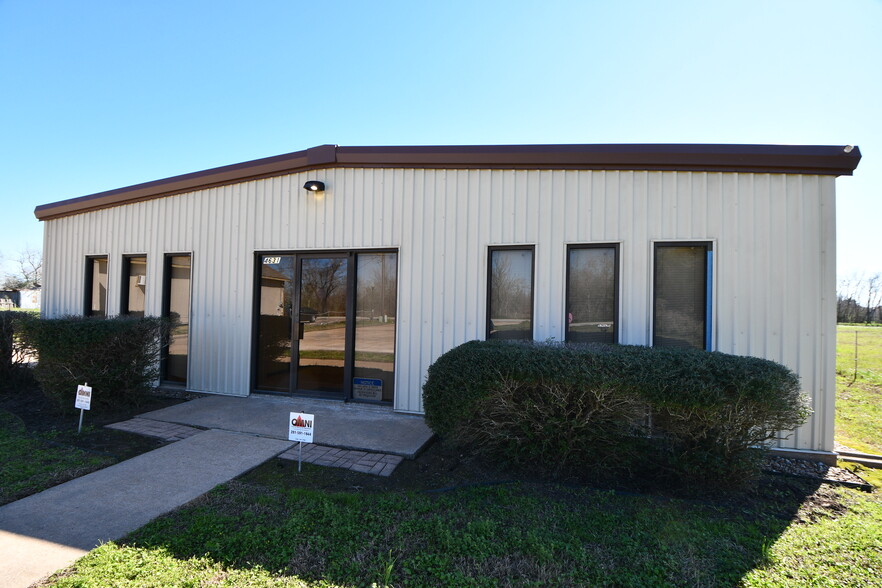 4631 11th St, Brookshire, TX for sale - Primary Photo - Image 1 of 1