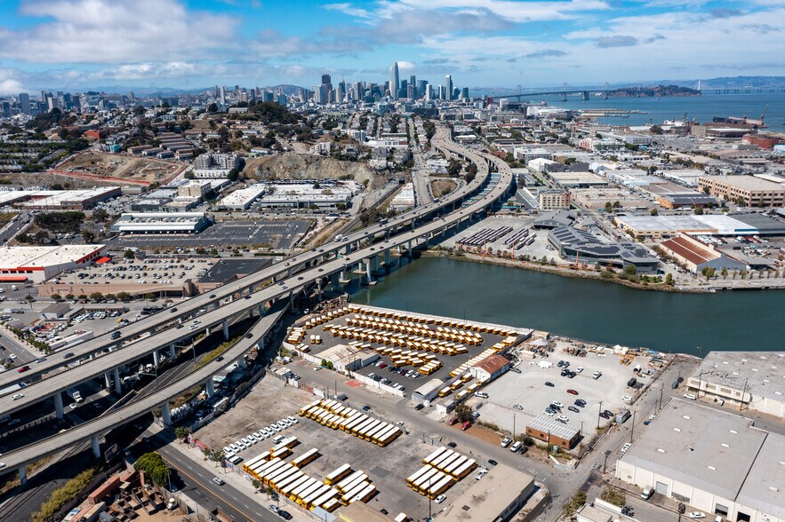 1650-1680 Davidson Ave, San Francisco, CA à louer - Photo du bâtiment - Image 2 de 4