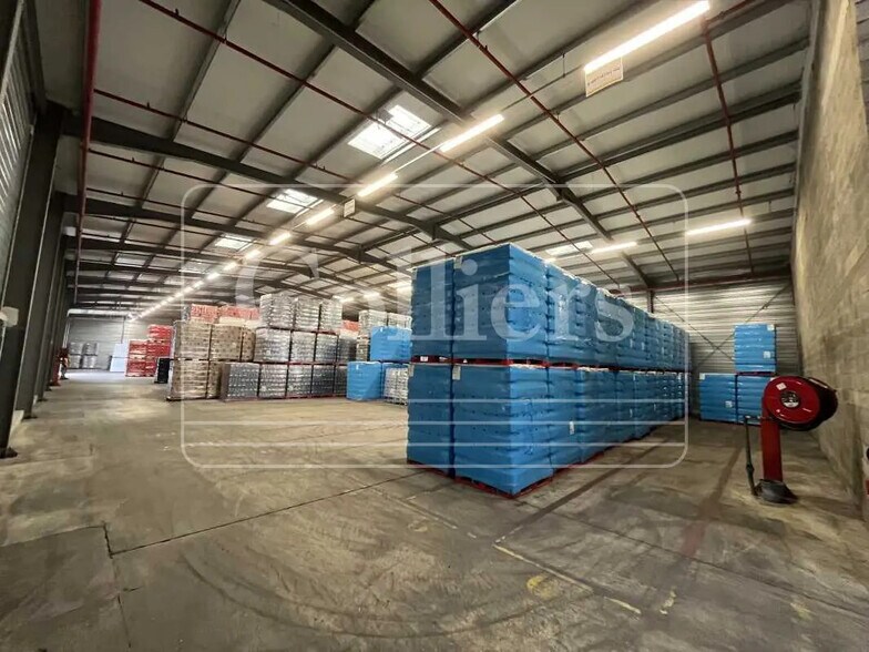 Industrial in Tarascon for lease - Interior Photo - Image 3 of 7