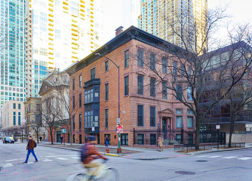660 N Rush St, Chicago, IL à vendre - Photo du bâtiment - Image 1 de 10