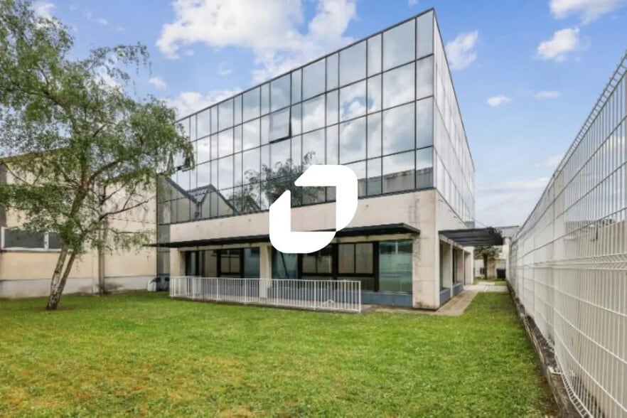 Office in Bry-sur-Marne for lease - Building Photo - Image 1 of 13