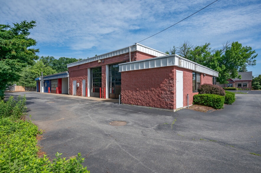 386 Daniel Webster Hwy, Merrimack, NH for sale - Building Photo - Image 3 of 17