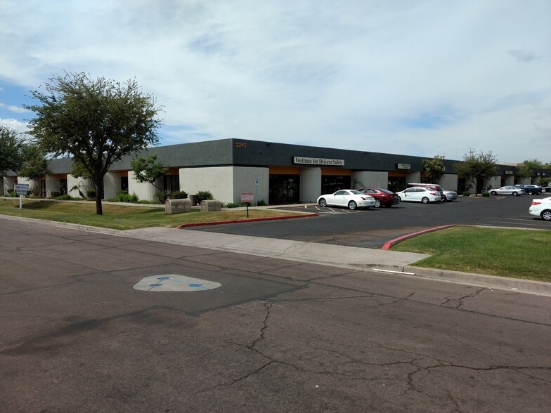 2245 W University Dr, Tempe, AZ for lease - Building Photo - Image 1 of 7