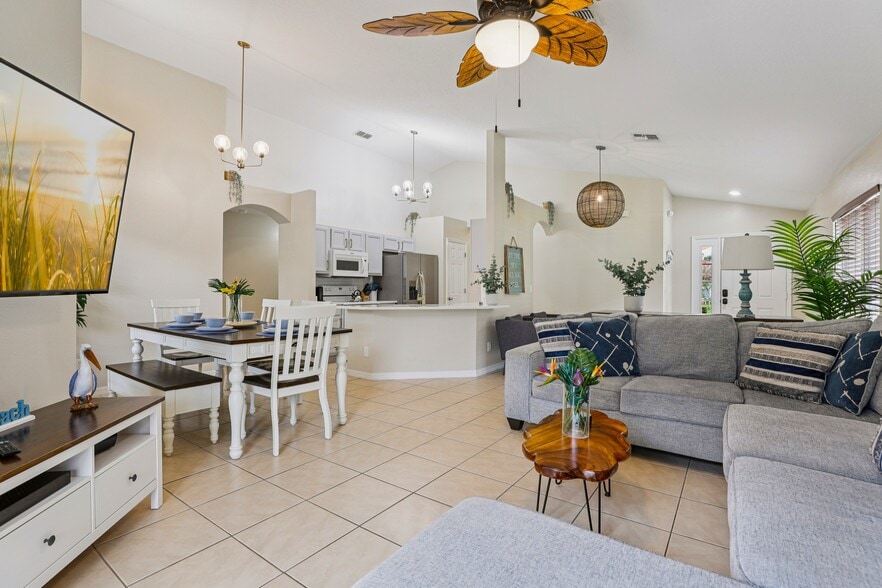 136 Rosso Dr, Davenport, FL à vendre - Photo du bâtiment - Image 3 de 41
