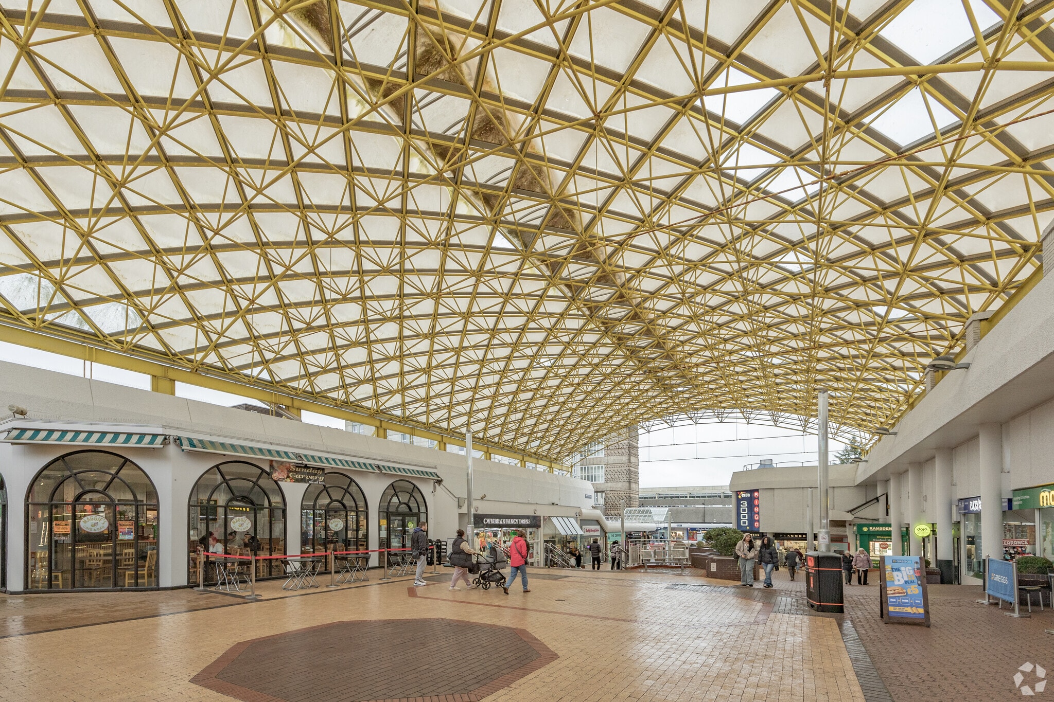 19 The Mall, Cwmbran for lease Primary Photo- Image 1 of 18