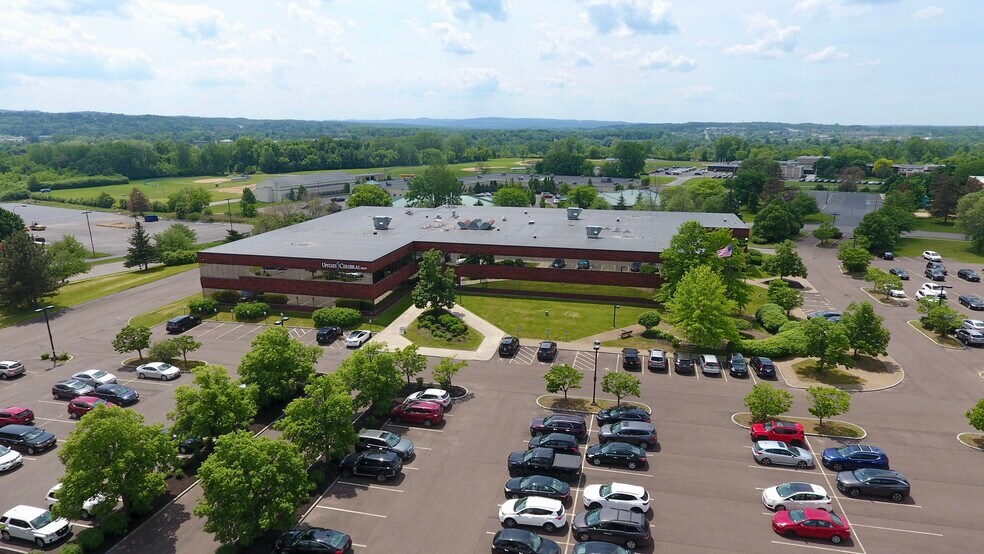 125 Business Park Dr, Utica, NY à louer - Photo du bâtiment - Image 1 de 2