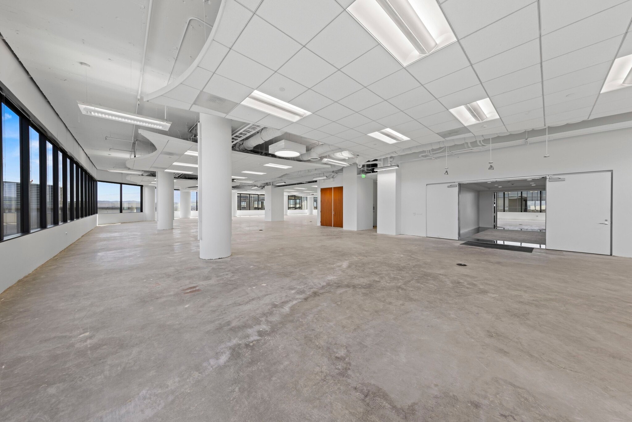 18100 Von Karman Ave, Irvine, CA à louer Photo intérieure- Image 1 de 13