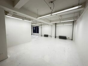 325 W 38th St, New York, NY for lease Building Photo- Image 1 of 7