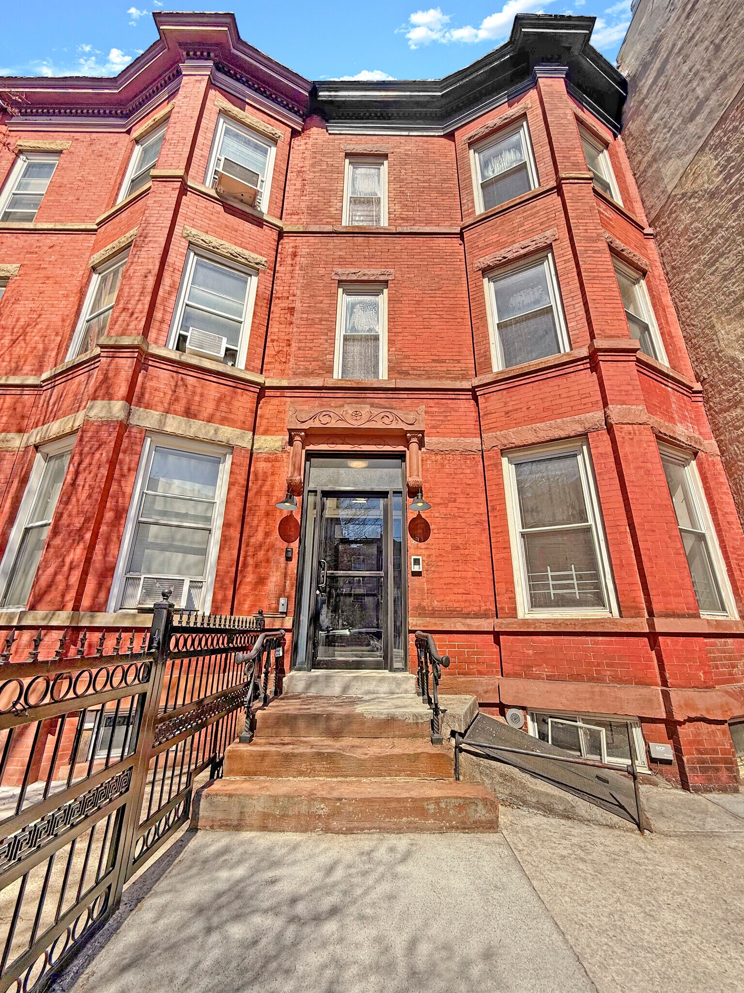 907 Jefferson Ave, Brooklyn, NY à vendre Photo principale- Image 1 de 41