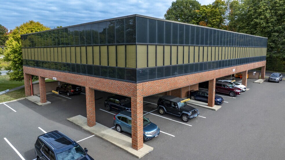 109 Newtown Rd, Danbury, CT à louer - Photo du bâtiment - Image 3 de 3