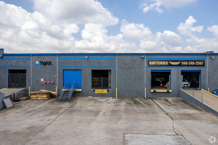 5921-5937 S Loop Fwy E, Houston, TX for lease - Building Photo - Image 3 of 7