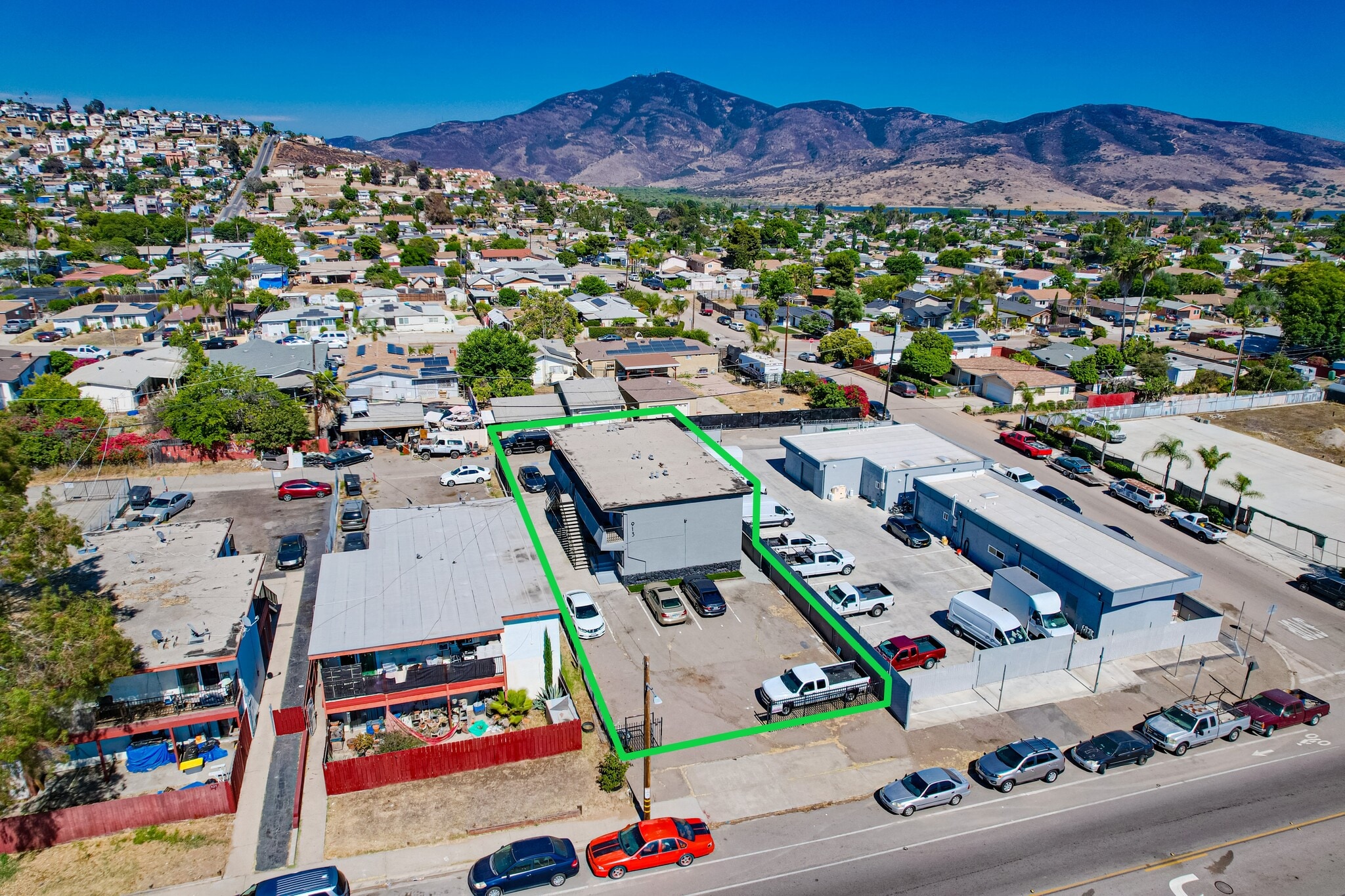 913 Grand Ave, Spring Valley, CA à vendre Photo du bâtiment- Image 1 de 1