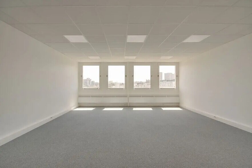 58 Rue Du Dessous Des Berges, Paris for lease - Building Photo - Image 3 of 6